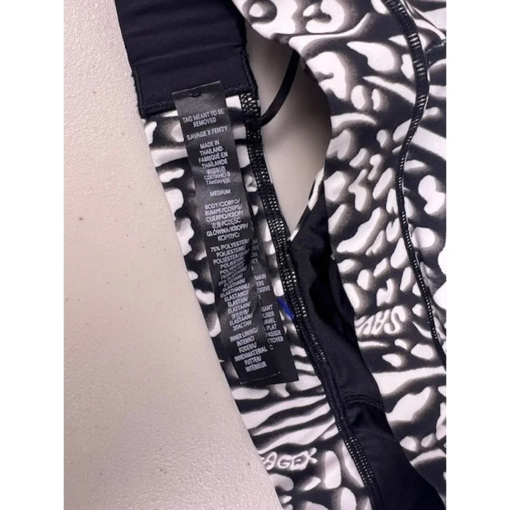 Savage X Fenty Black White Animal Print Sports Bra Strappy‎ Back Workout Gym